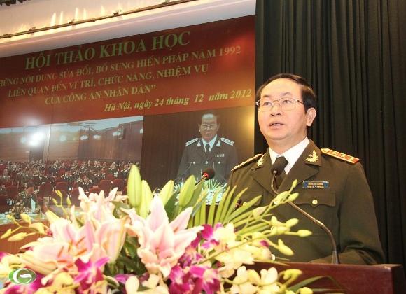 ປັບປຸງສ້າງຂໍ້ກຳນົດບົດບາດໜ້າທີ່ຂອງ ຕໍາຫຼວດປະຊາຊົນໃນລັດຖະທຳມະນູນ